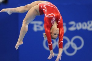 开云体育2026-杜兰特死神镰刀挥落，广厦单节风暴绞碎骑士