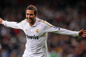 开云体育登录-梅西的魔法与牙买加的火焰，当个人神迹撞碎体系高墙