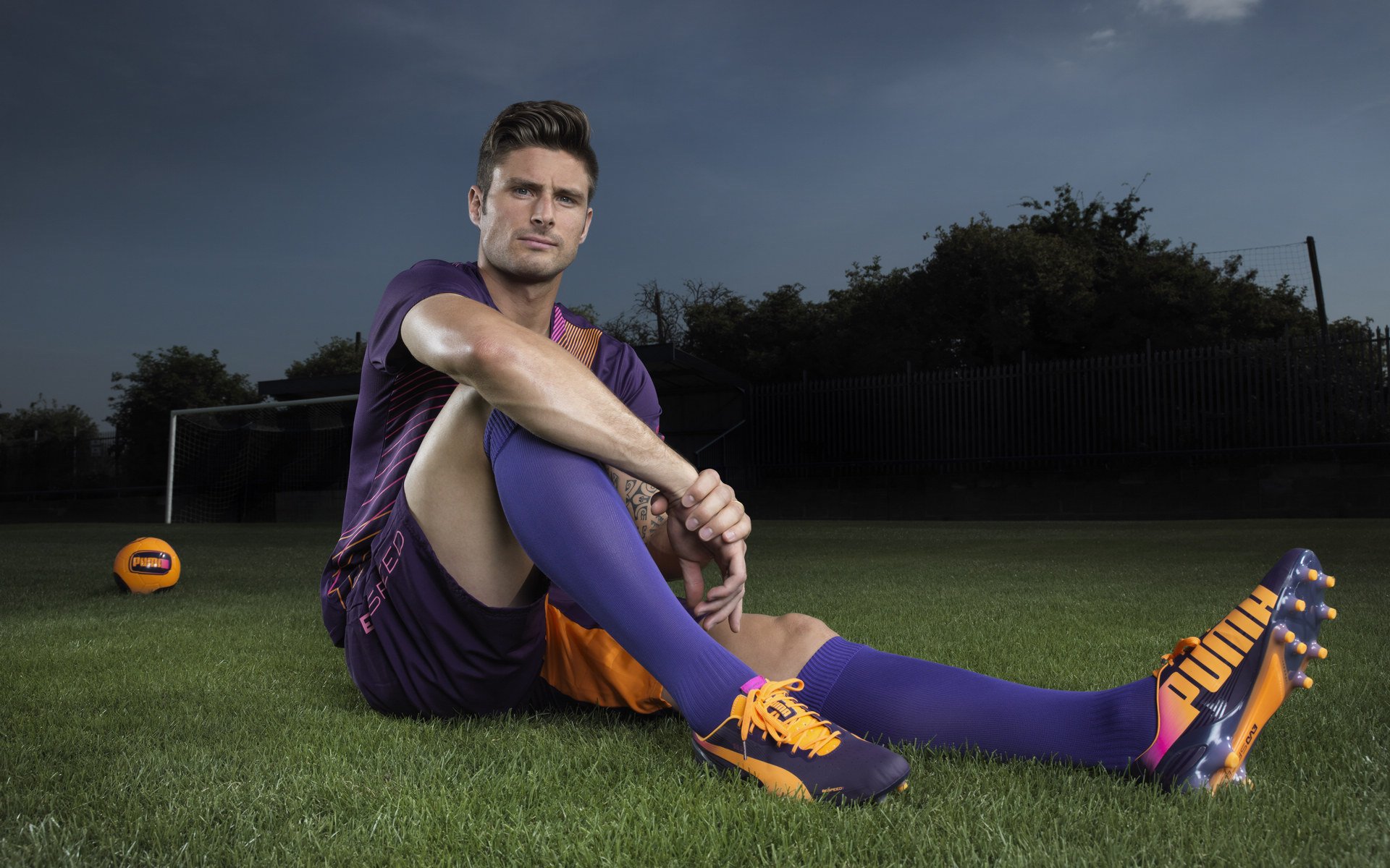 卢卡库爆发，比利亚雷亚尔偷走胜利，一场战术与意志的较量