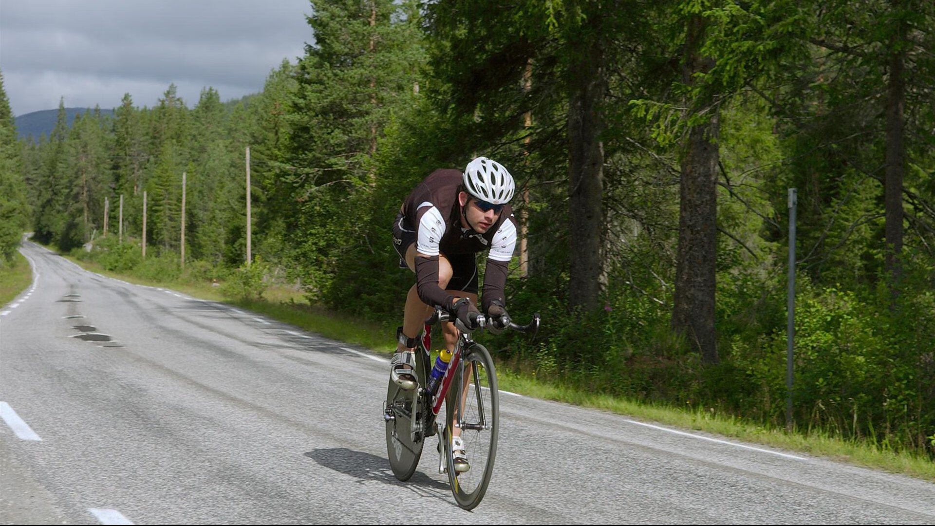 英超争冠焦点战，绿茵场上的两伊战争，伊拉克力克伊朗的足球启示录